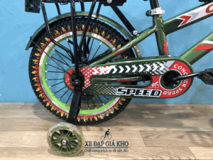 Tắm chắn nhựa ốp