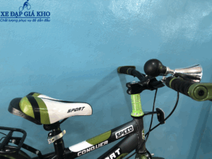 Tay lái được làm bằng Hợp Kim Thép