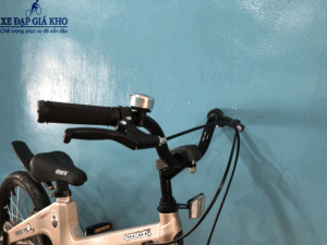 Tay lái được làm bằng Hợp Kim Nhôm-Bánh xe phụ - Xe Đạp 18 Inch SPACEBABY Khung Nhôm Bánh Căm – Màu Nâu Cafe