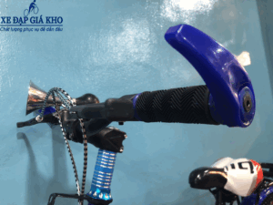 Tay lái được thiết kế mạnh mẽ