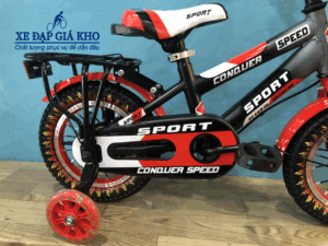 Xe được trang bị thêm Miếng Ốp Chắn Bùn