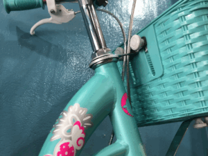 Tay lái được làm bằng Hợp Kim Thép