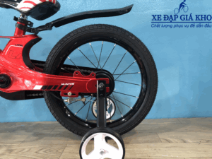 Xe được trang bị thêm bánh phụ