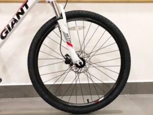 chi tiec xe dap the thao 26 inch giant atx 618 2021