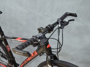 chi tiec xe dap the thao 700c touring battle cyclone r200 khung nhom