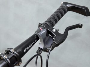 chi tiec xe dap the thao 700c touring battle cyclone r200 khung nhom