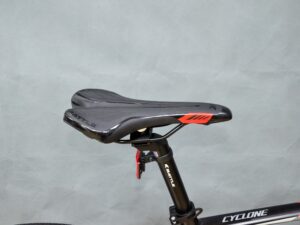 chi tiec xe dap the thao 700c touring battle cyclone r200 khung nhom