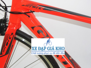 chi tiet xe dap dua giant scr 2