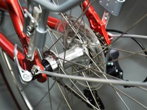 Xe-Dap-TOURING-700c-Khung-Nhom-LIFE-R9