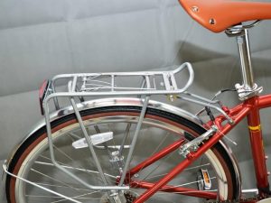 Xe-Dap-TOURING-700c-Khung-Nhom-LIFE-R9-yen-xe