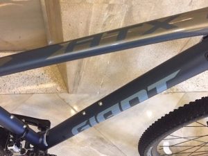 Xe-Dap-The-Thao-27.5-Inch-Giant-ATX-810-2021-suon-xe