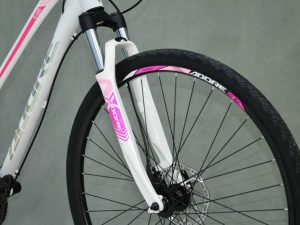 Xe-dap-The-Thao-Nu-700c-Khung-Nhom-ADORE-G600-banh-xe