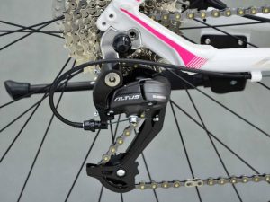 Xe-dap-The-Thao-Nu-700c-Khung-Nhom-ADORE-G600-cu-de