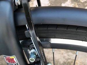 Xe-dap-Touring-700c-Khung-Nhom-California-City-300-thang-gam