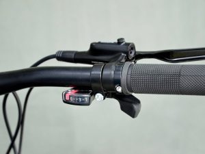 xe-dap-dia-hinh-promaster-keras-tay-thang-mau-xam