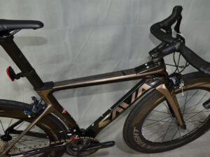 xe-dap-dua-sava-phantom-3.0-suon