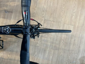 xe-dap-dua-twitter-sniper-pro-full-shimano-105-r7000-tay-lai